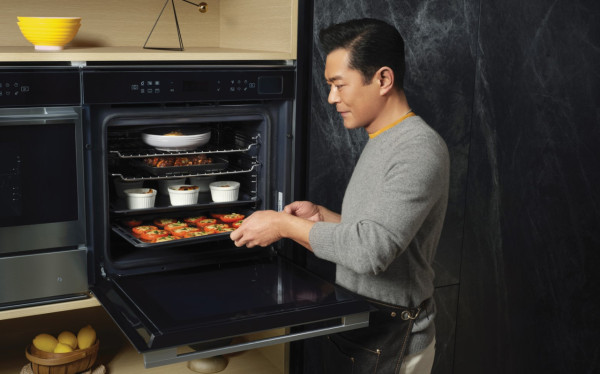 惠而浦Whirlpool新推MegaChef內置式蒸焗爐　58公升大容量！方便處理大型食材