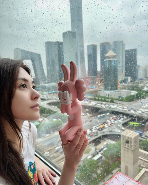 阿嬌內地拍劇最新古裝造型曝光！獲讚「最美人母」眼神有戲！ 