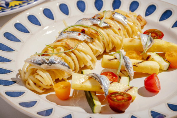 東涌西餐廳The Next Chapter推限定意式菜單　拿坡里白鯷魚／打卡雞尾酒／夏日限定佈置