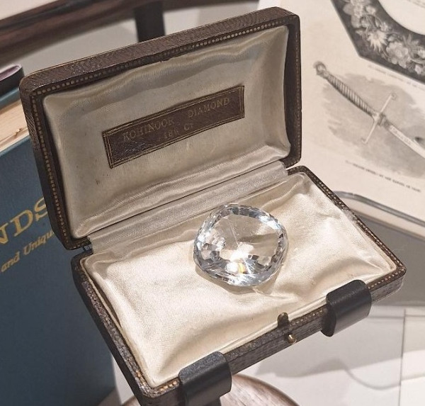 金工工藝師免費導賞舊礦古董鑽石 借英國王室名鑽「光之山」複製品講解歷史發展