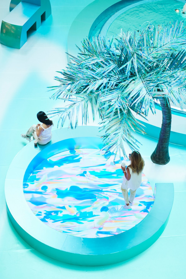 夢幻流光水景花園暫駐置地廣場 日本藝術家改造噴泉成數碼都市蜃樓