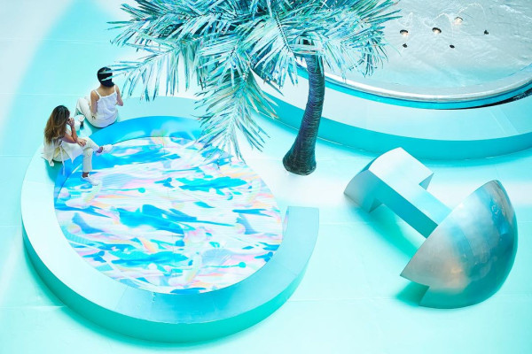 夢幻流光水景花園暫駐置地廣場 日本藝術家改造噴泉成數碼都市蜃樓