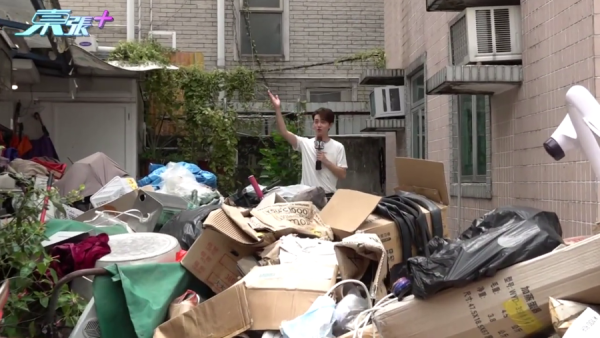 元朗村屋儲垃圾怪人累街坊   幾十米垃圾路養老鼠  鄰居一日用一枝殺蟲劑
