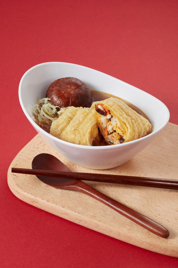 Jeffrey魏浚笙成譚仔三哥15周年代言人！　新推三哥黑蒜油味噌湯米線／麻香昆布素菜卷／櫻花蒟蒻蘋果綠茶