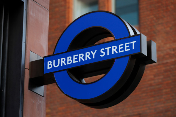 倫敦 Bond Street 站突改名成 Burberry Street？全因1理由！民眾不受落：感到困惑 