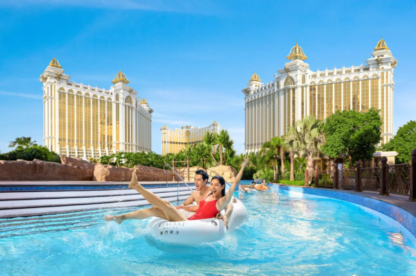 澳門安達仕酒店｜全球最大安達仕酒店澳門開幕！700多間房/中葡色彩裝潢/室內恆溫泳池+暢玩7萬5千呎空中水上樂園(附期間限定住宿優惠) 