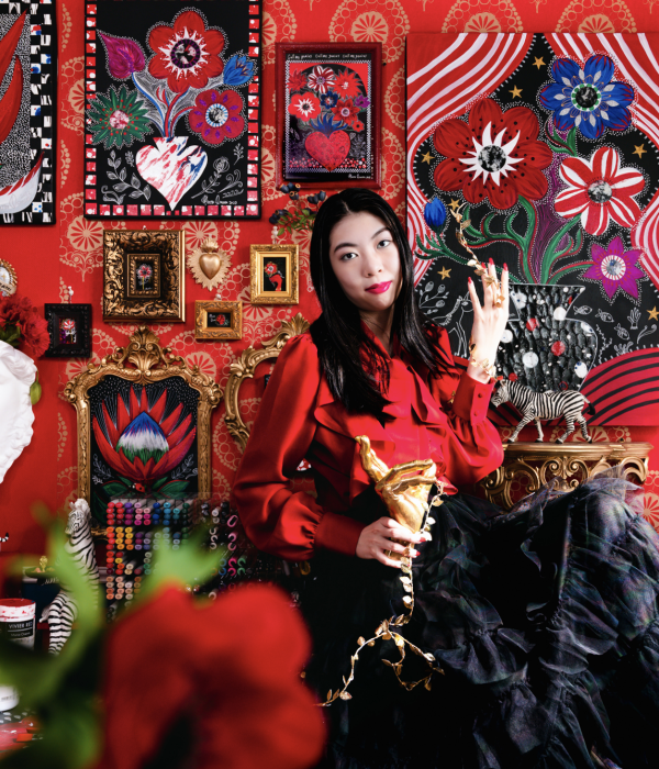  「花花控」日本藝術家大沢愛畫展  紅色顯植物無畏生命力 望人與自然共存
