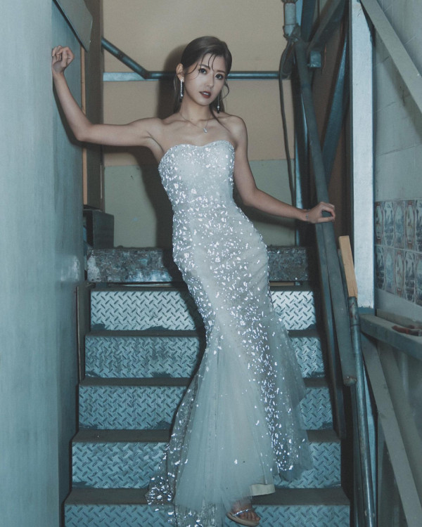 張家朗孖法籍女友蜜遊沖繩 曬石垣島打卡合照罕有放閃 