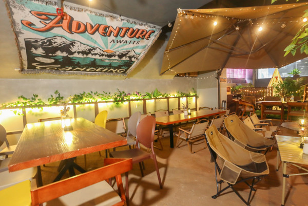 週末好去處 | 香港5大露營風主題cafe/餐廳推介！多個打卡位/日式燒肉+香蕉煎餅