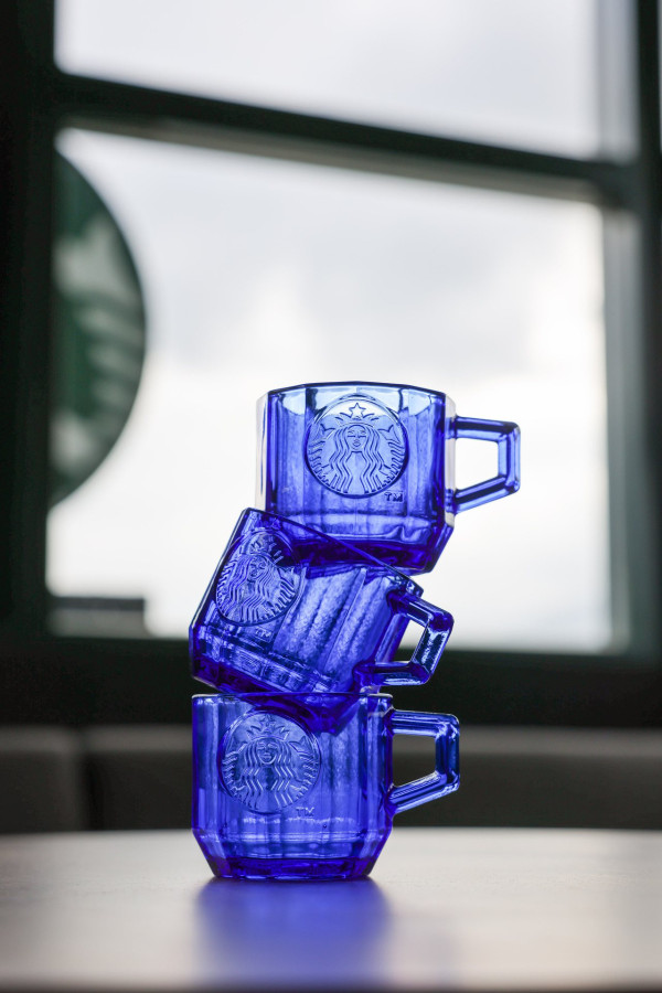 台灣新開湖畔小木屋 Starbucks！走進夢幻童話國度、坐擁絕美臨湖秘境 