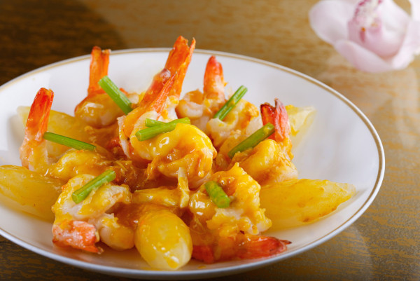 尖沙咀朗廷酒店「唐閣」推出大閘蟹菜單   清蒸大閘蟹／芙蓉蟹粉燴官燕盞／白玉蟹粉燴鮮蝦