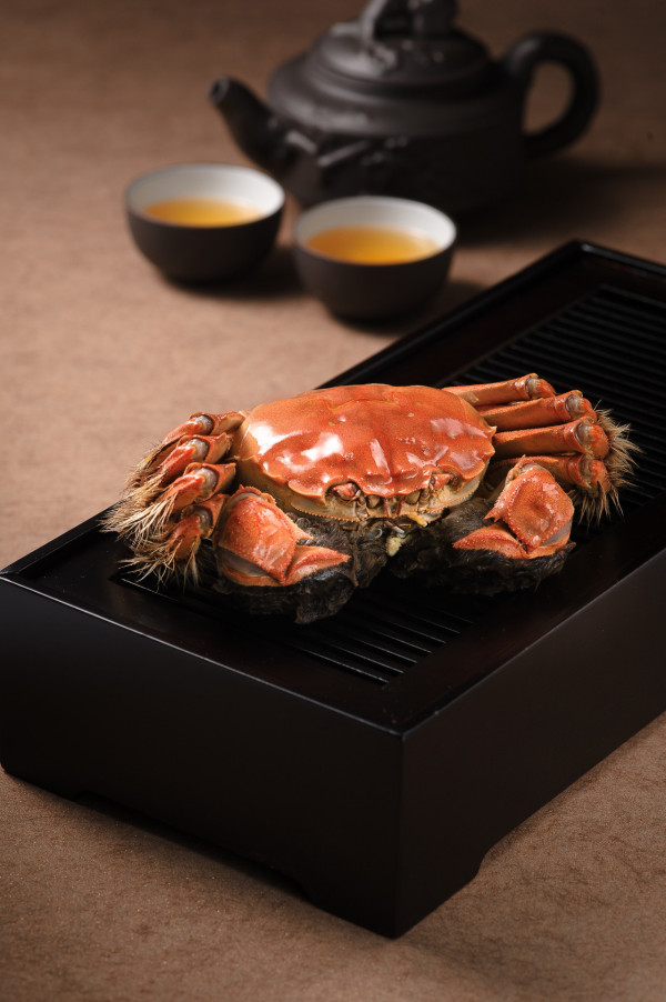 尖沙咀朗廷酒店「唐閣」推出大閘蟹菜單   清蒸大閘蟹／芙蓉蟹粉燴官燕盞／白玉蟹粉燴鮮蝦