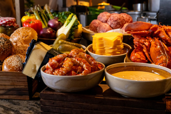 維港凱悅尚萃酒店推出海陸主題自助餐   低至6折優惠！任食龍蝦蟹腳／特級肋眼牛排／牛肉龍蝦漢堡／雪糕甜品