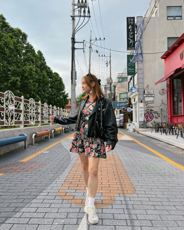 入秋換季穿搭｜碎花裙的甜美轉型