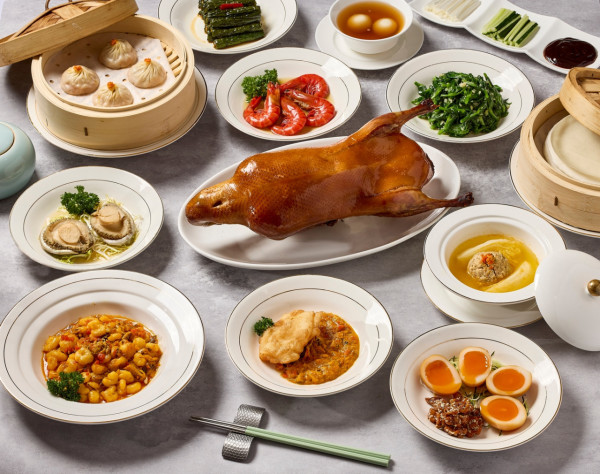 中環中菜館「霞飛飛」推出大閘蟹套餐   片皮鴨／醉蝦／醉鮑魚／蟹粉小籠包／蟹粉脆皮百花釀花膠