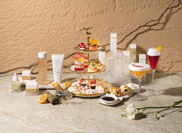 【帝樂文娜公館下午茶】尖沙咀帝樂文娜公館推出打卡白茶下午茶　龍蝦蟹肉沙律／白茶玫瑰慕絲／馬卡龍／送Elizabeth Arden白茶香水＋護膚品