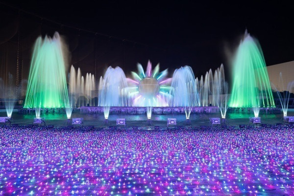 東京讀賣樂園2024燈光秀開鑼！全新「大地藍珠寶色」主題、漫步櫻花樹下燈飾長廊 