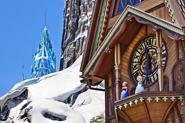香港迪士尼樂園全新魔雪奇緣世界 帶你遊覽阿德爾