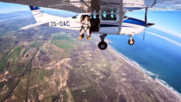 《無制限探險隊》EP6｜Mike導勇悍偷鴕鳥蛋 再上山頂邀南非人大唱獅子山下 