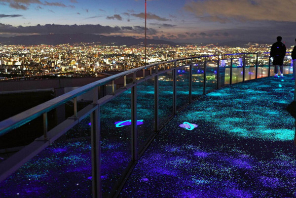 梅田藍天大廈打造星空步道 離地170米星空漫步！持大阪周遊卡免費入場 