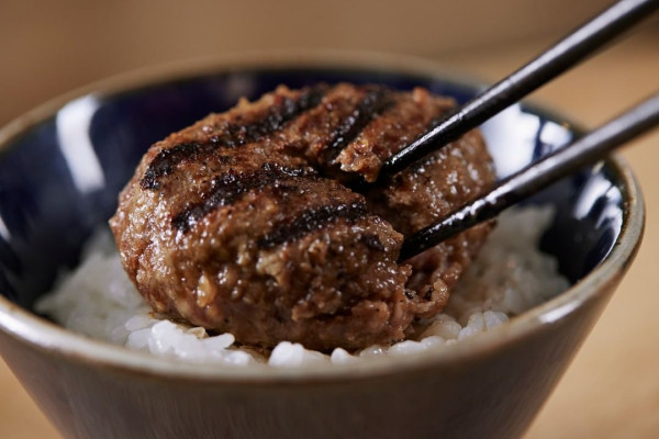 日本過江龍漢堡扒「挽肉と米」進駐香港！牛角老闆黃傑龍：今日同我哋簽咗合約