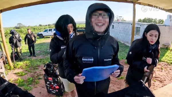 《無制限探險隊》EP10|超嘔心!捉蚊自製非洲劣食食譜 自家製「雙層芝士蚊堡」