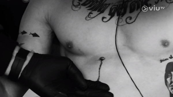 《無制限探險隊》EP10|超嘔心!捉蚊自製非洲劣食食譜 自家製「雙層芝士蚊堡」