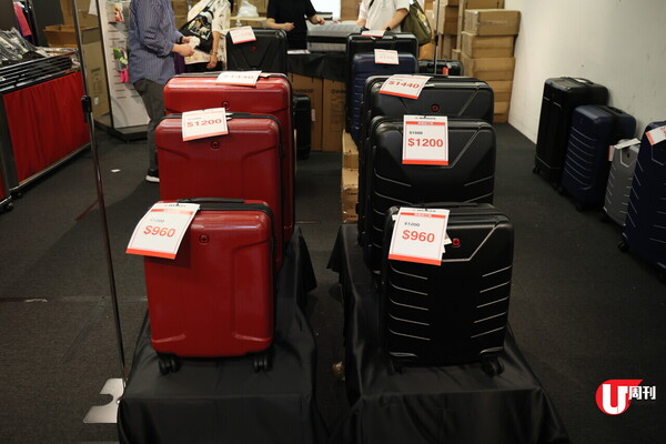 精選行李箱21.3吋 $960(原價：$1,200)／26吋 $1,200(原價：$1,500)／29.9吋 $1,440(原價：$1,800)