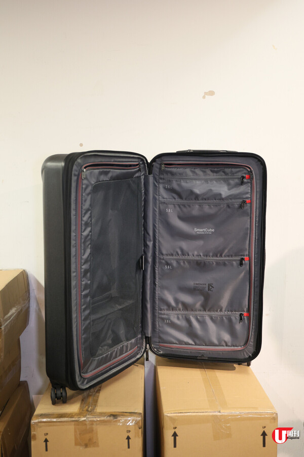 精選行李箱31.5吋 $1,075(原價：$2,150)