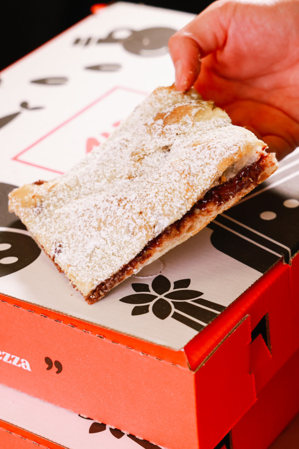 羅馬猛料薄餅店登陸 25 元起 100 克 / 20 多款長形羅馬式薄餅