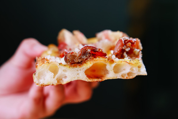 羅馬猛料薄餅店登陸 25 元起 100 克 / 20 多款長形羅馬式薄餅