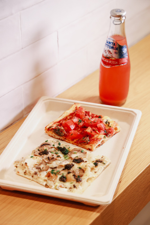 羅馬猛料薄餅店登陸  25 元起 100 克 / 20 多款長形羅馬式薄餅