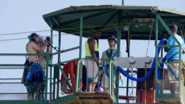 《無制限探險隊》EP10|超嘔心!捉蚊自製非洲劣食食譜 自家製「雙層芝士蚊堡」