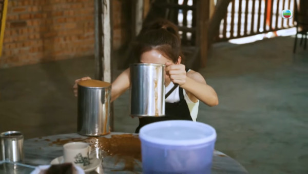 《隨懿深度行》|黎諾懿、李佳芯Ali馬來西亞美食遊 到訪怡保二奶巷掃街/隱世咖啡店玩拉茶