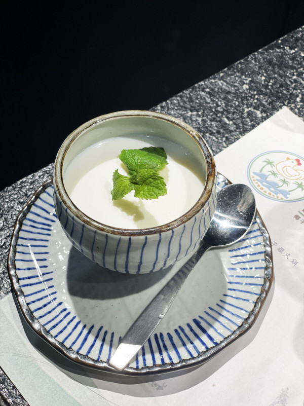 銅鑼灣正宗海南椰子雞湯火鍋 湯底用足四個椰子！鮮嫩雞件／手打丸／臘味煲仔飯