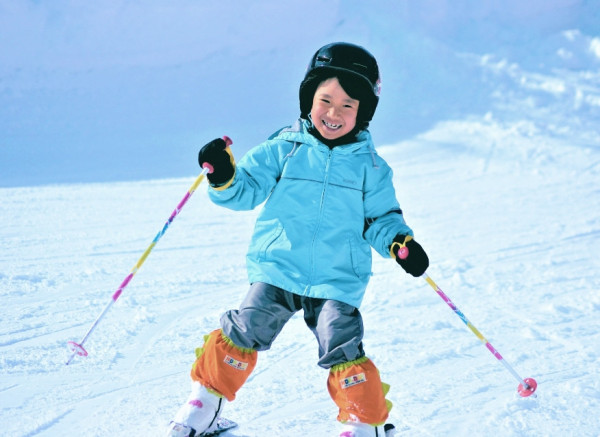 北海道F Village滑雪樂園|冬季開放 兩手揈揈學滑雪！仲有雪橇/玩雪區 