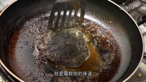 《無制限探險隊》EP10|超嘔心!捉蚊自製非洲劣食食譜 自家製「雙層芝士蚊堡」