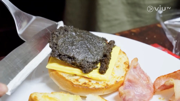 《無制限探險隊》EP10|超嘔心!捉蚊自製非洲劣食食譜 自家製「雙層芝士蚊堡」