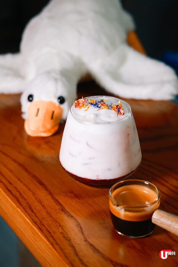 鴨仔主題 Cafe　驚喜！咖啡滷水慢煮鴨肉 + 荷包蛋咖啡