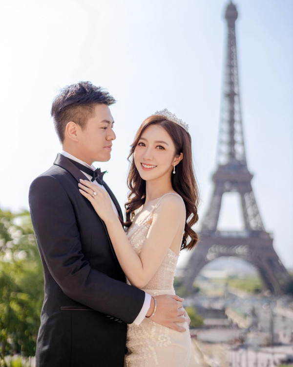 何依婷結婚，公開在巴黎拍攝的結婚照。（圖片來源︰reginahyt IG）