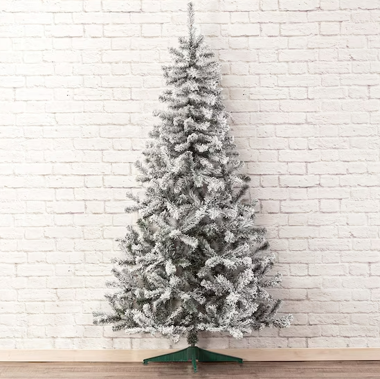 Nitori新推出半棵聖誕樹  挨牆擺放、慳位35cm！