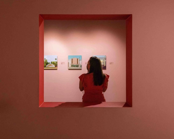 倫敦 WES ANDERSON 英國展12月登場 7大主題區域！ 還原《布達佩斯大飯店》電影經典場景、展現極致色彩美學 