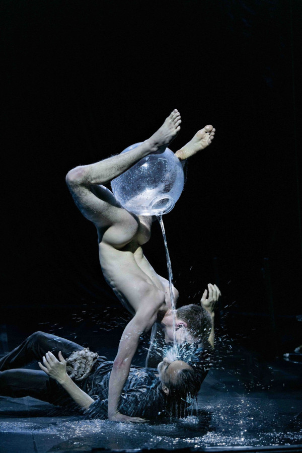 由奧運開幕到水中雙人舞    Papaioannou 推廣 希臘式身體哲學