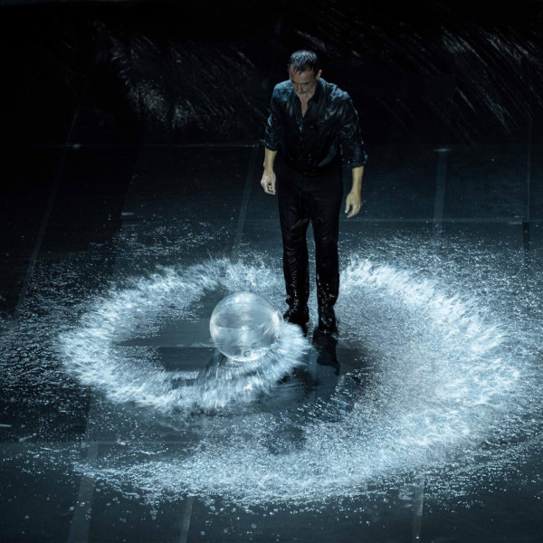 由奧運開幕到水中雙人舞    Papaioannou 推廣 希臘式身體哲學