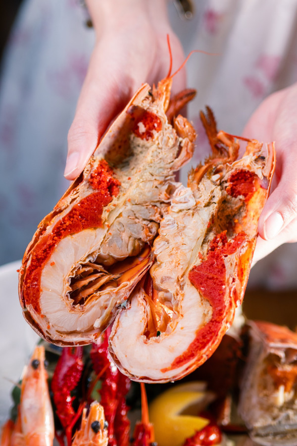 酒店石燒牛扒半自助餐 7 折食！ 任食即開生蠔 + 龍蝦 + 12 款甜品