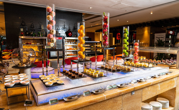 酒店石燒牛扒半自助餐 7 折食！ 任食即開生蠔 + 龍蝦 + 12 款甜品