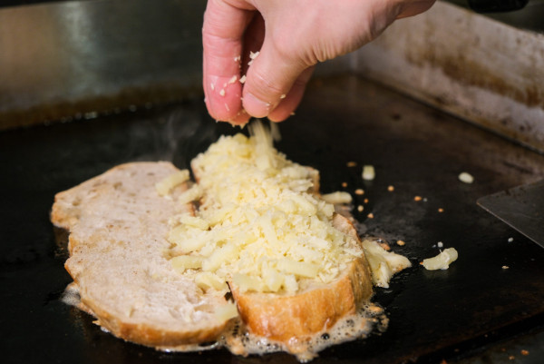 灣仔最強 Grilled Cheese Sandwich 80 克勁量芝士炮製！