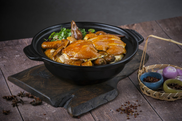 富豪酒店聯乘聚福山莊推順德菜新菜單　必試拆燴鮮魚羹／大良炒牛乳伴炸均安豬肉／手工鮮薑汁撞奶