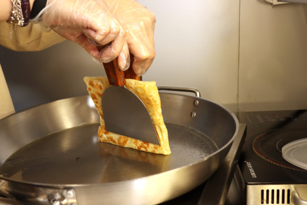 西貢露營風香蕉煎餅店 坐低歎日本麵粉製煎餅