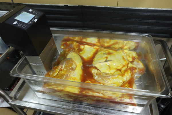 前置地文華廚主理 小店 65℃ 慢煮霸王雞麵